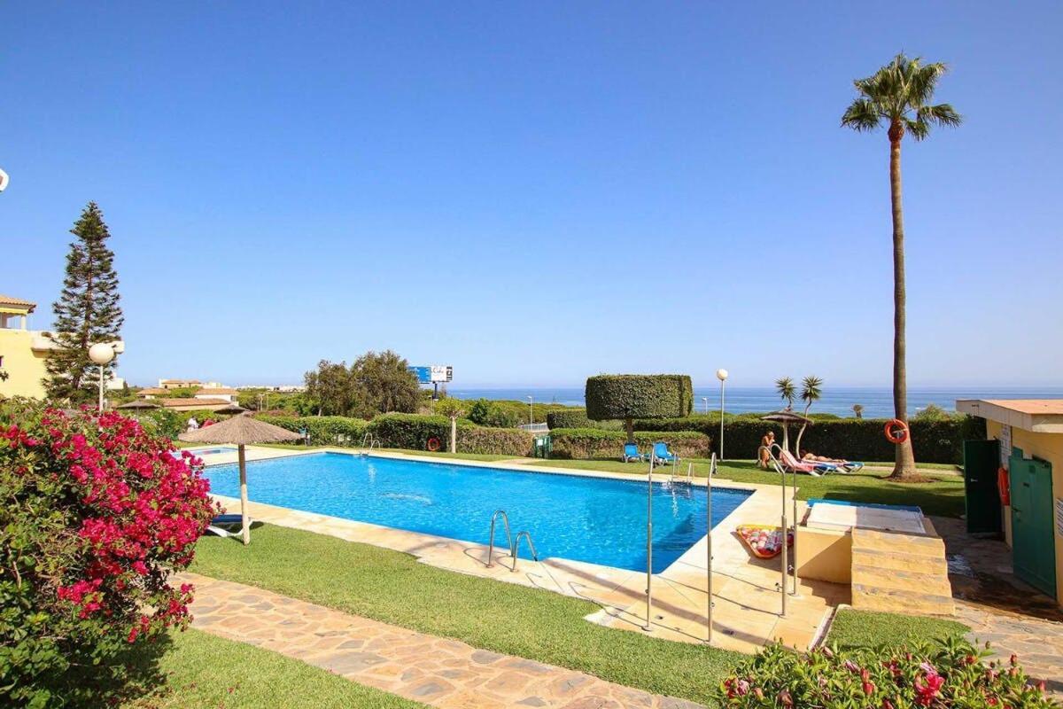 Apartmán Precioso Atico En Cabopino - Marbella Exteriér fotografie